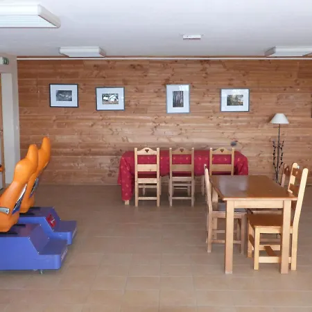 Apartment Le Bois De La Reine-4 By Interhome